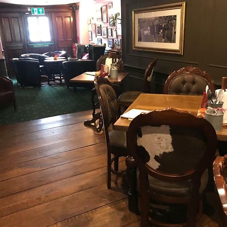 The Swan Inn Sturminster Newton Extérieur photo