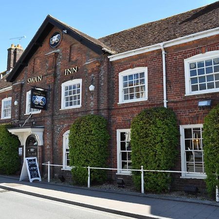 The Swan Inn Sturminster Newton Extérieur photo