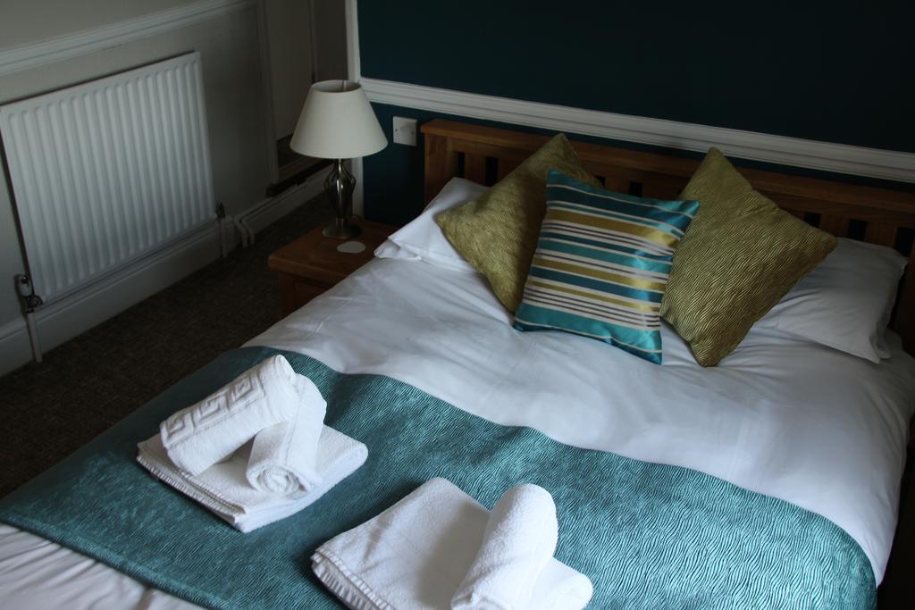 The Swan Inn Sturminster Newton Extérieur photo