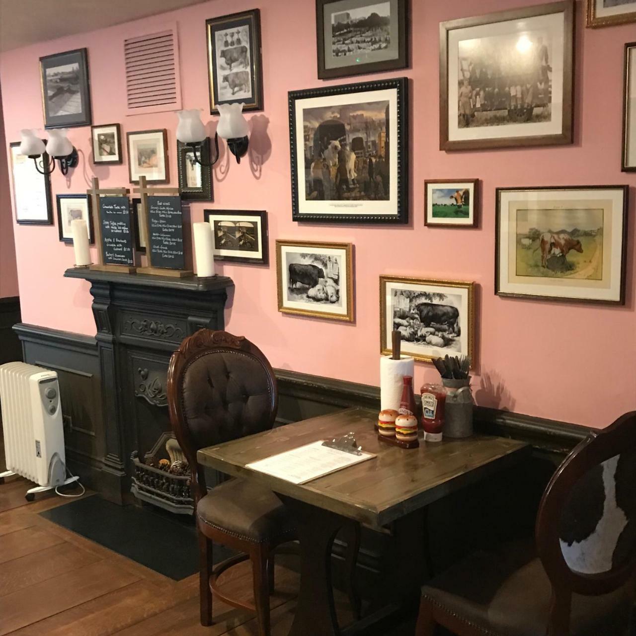 The Swan Inn Sturminster Newton Extérieur photo
